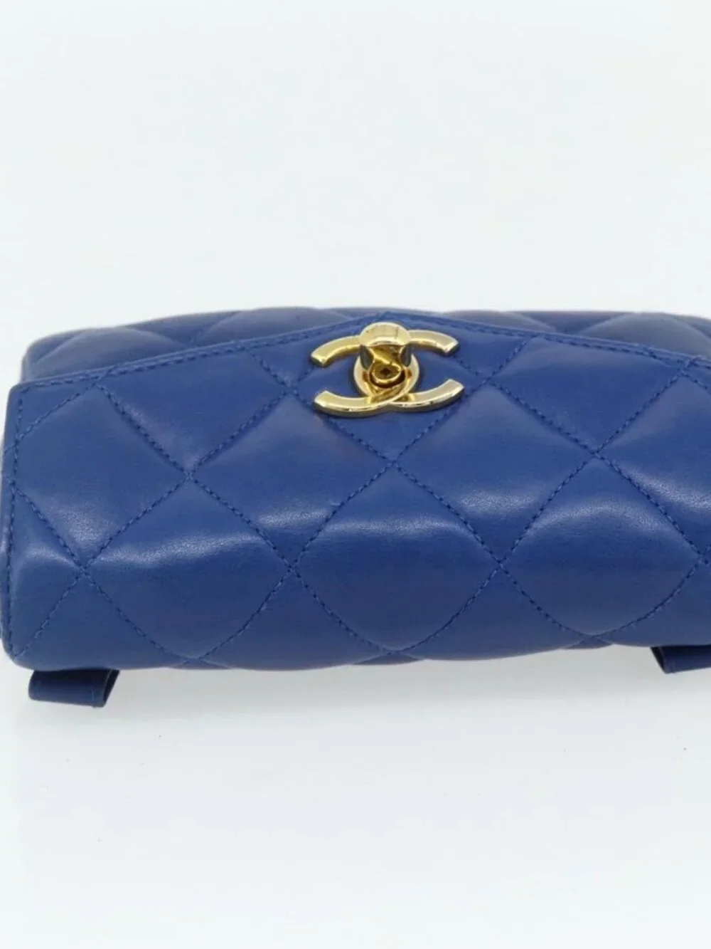 CHANEL Matelasse Pouch Lamb Skin Blue Gold CC Auth 177338